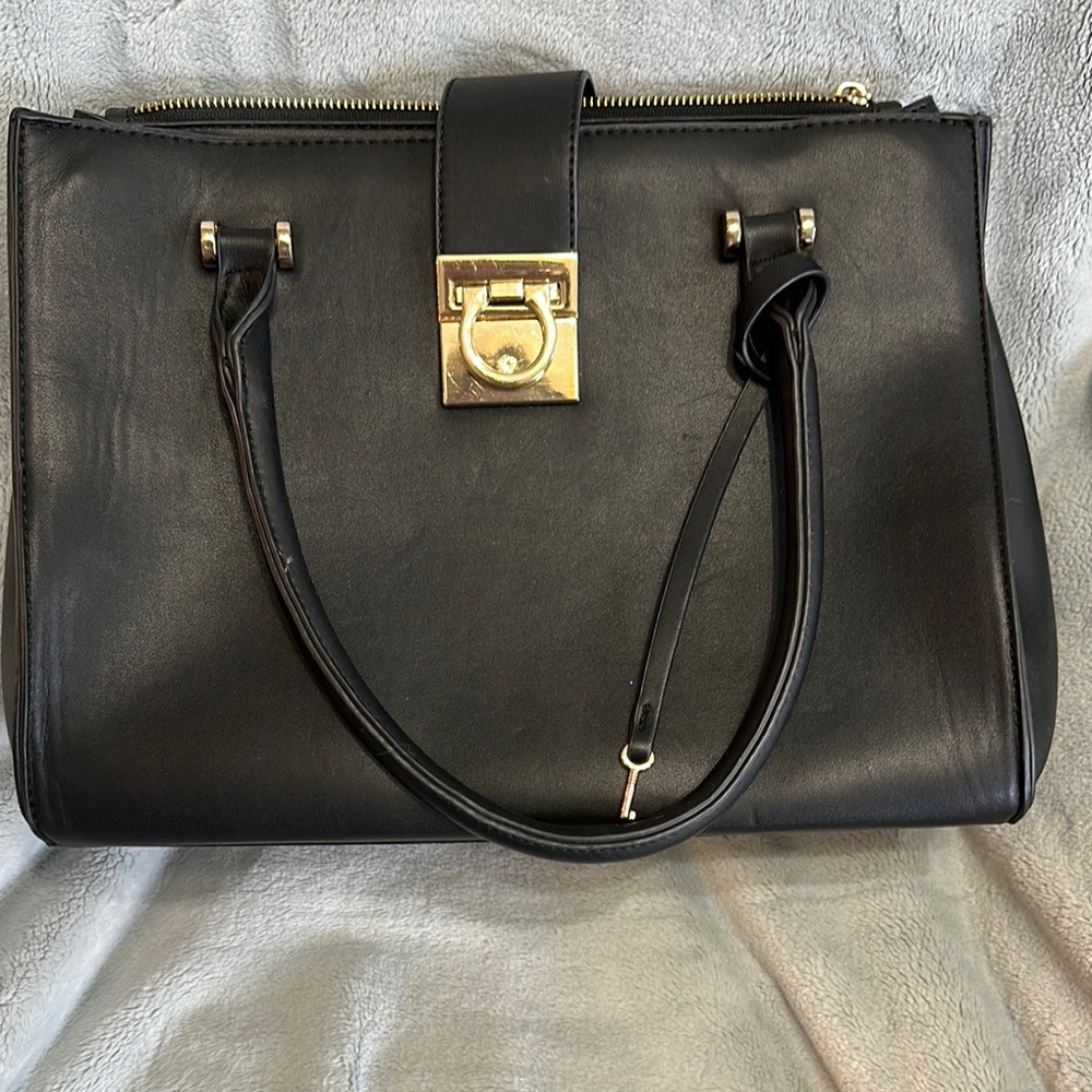 Elegant Black Leather Handbag